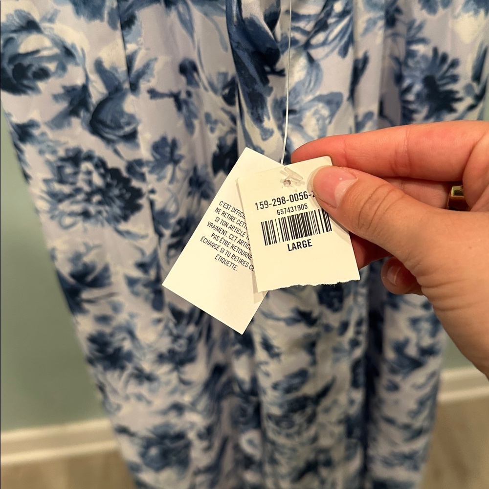 NWT Abercrombie Floral Blue and White Maxi Dress - Picture 7 of 9